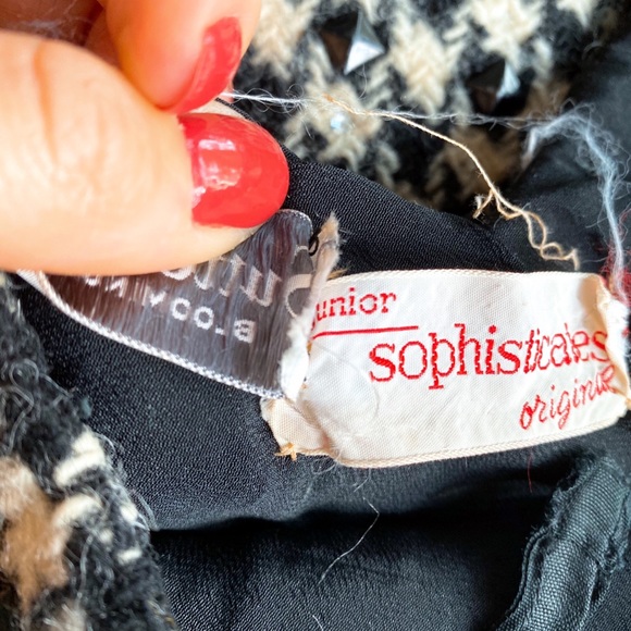 🖤 VINTAGE 1960’S SUTTON PLACE BLOOMINGDALES DIAMOND STUDDED WOOL MINI DR… - Picture 7 of 10